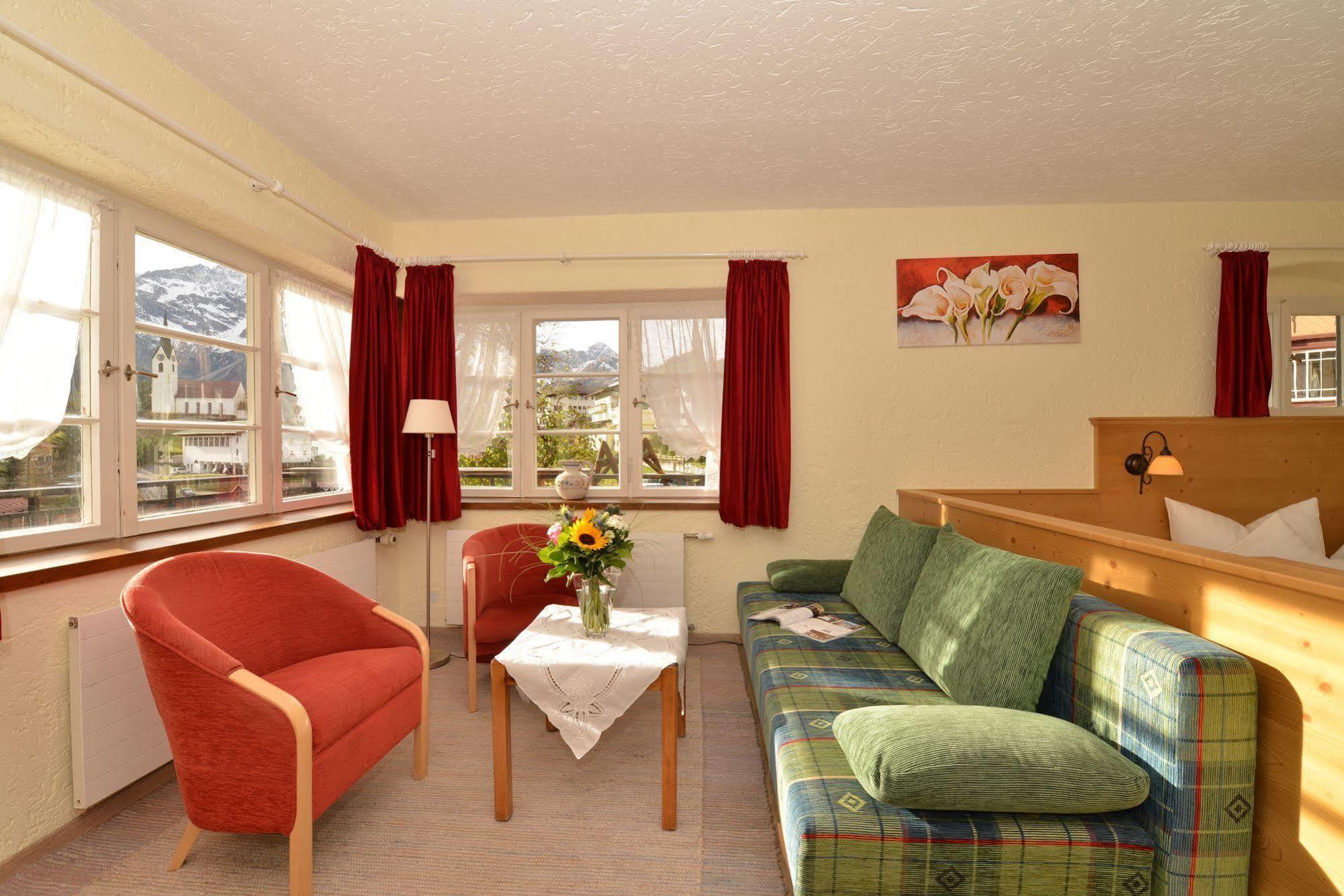 Hotel Adler Garni Hirschegg  外观 照片